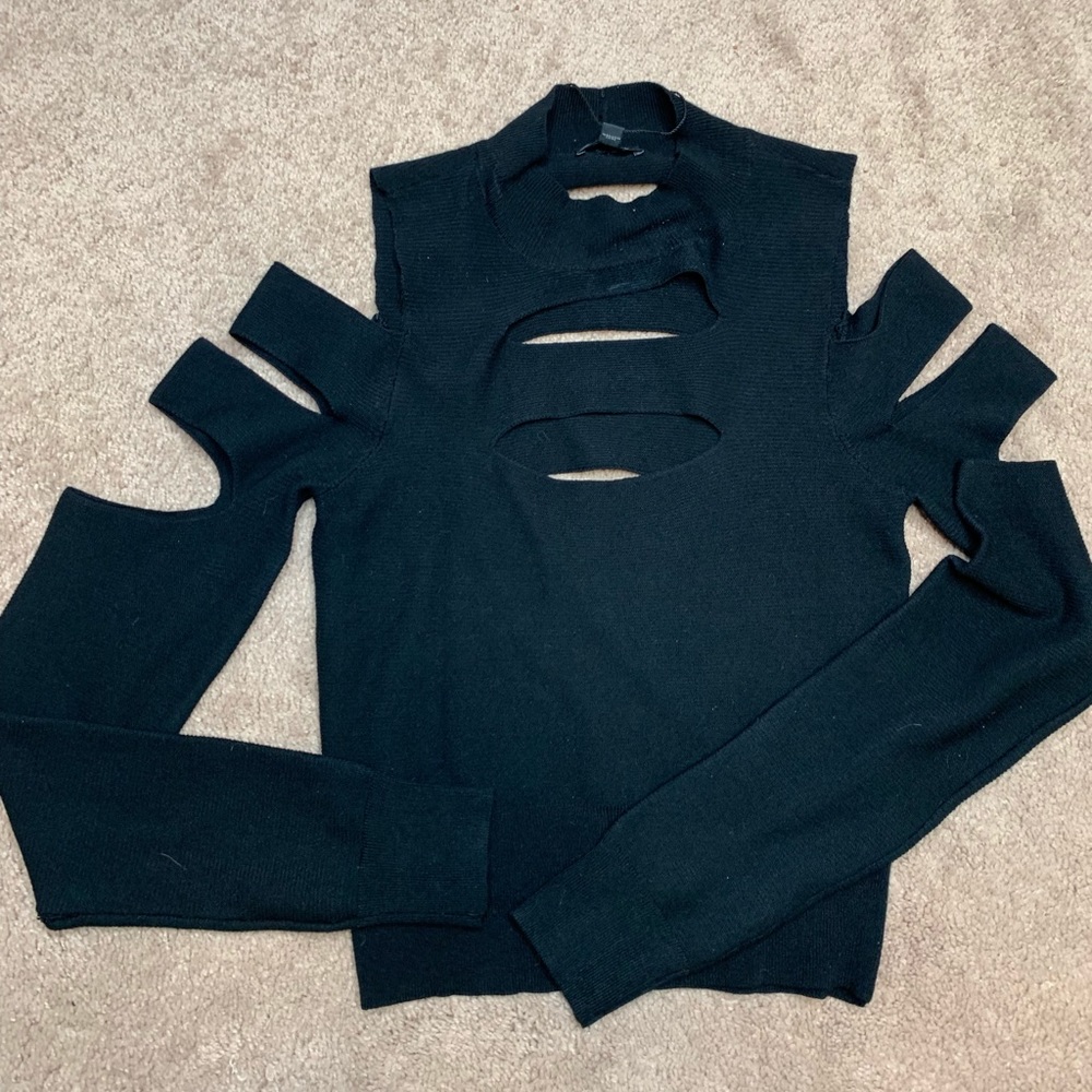 Express cut out long sleeve
